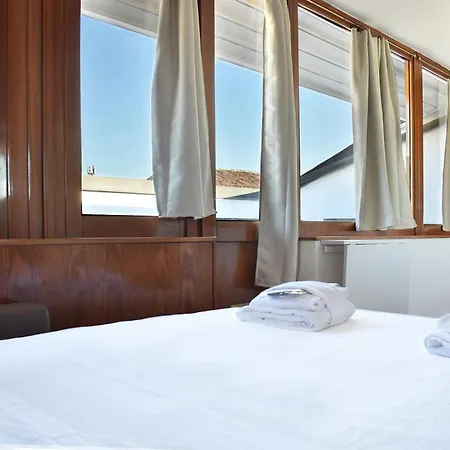 Welc-om Portello Stylish Free Parking Apartament *